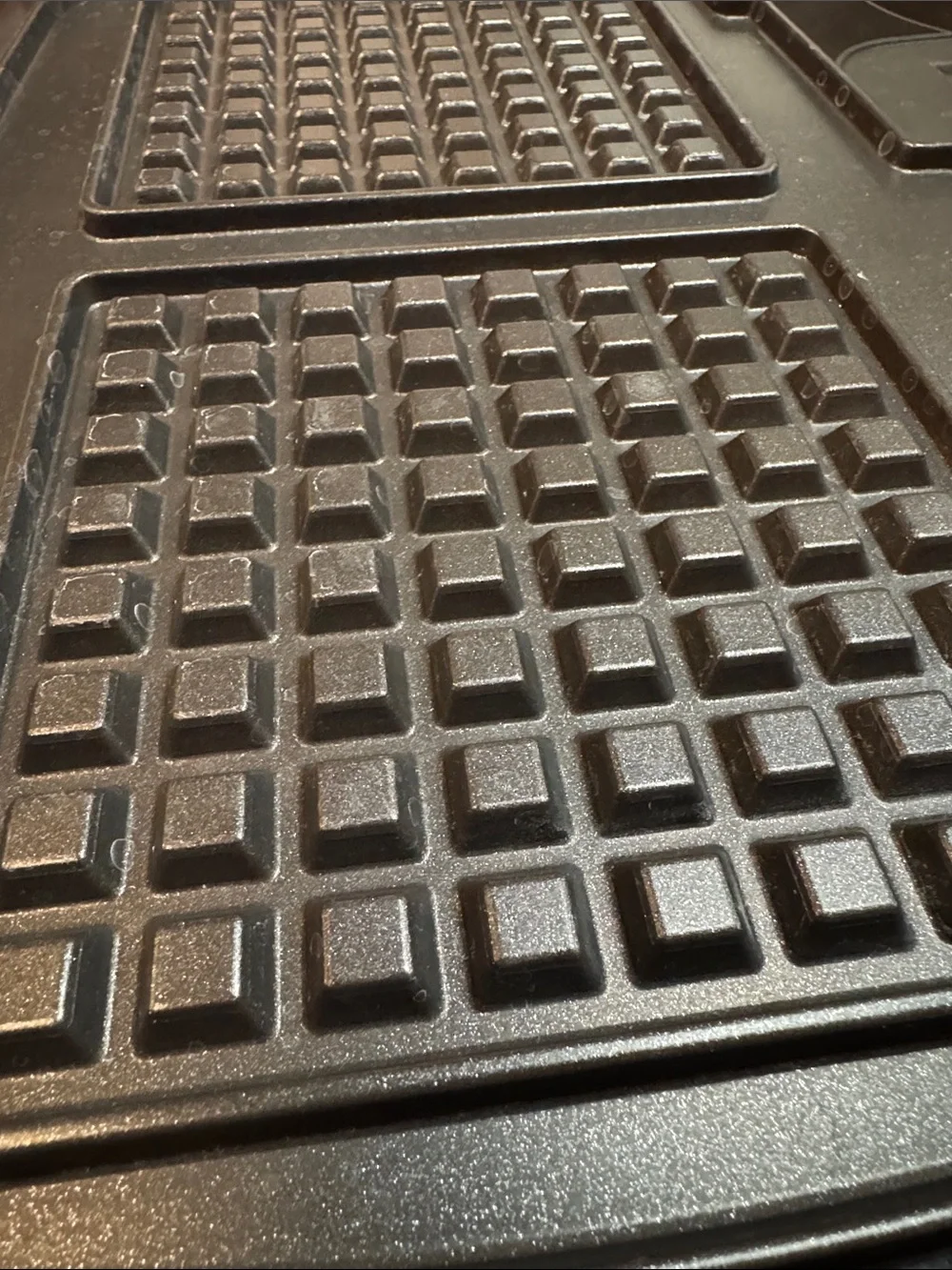 Pampered Chef Black Double Waffle Plates